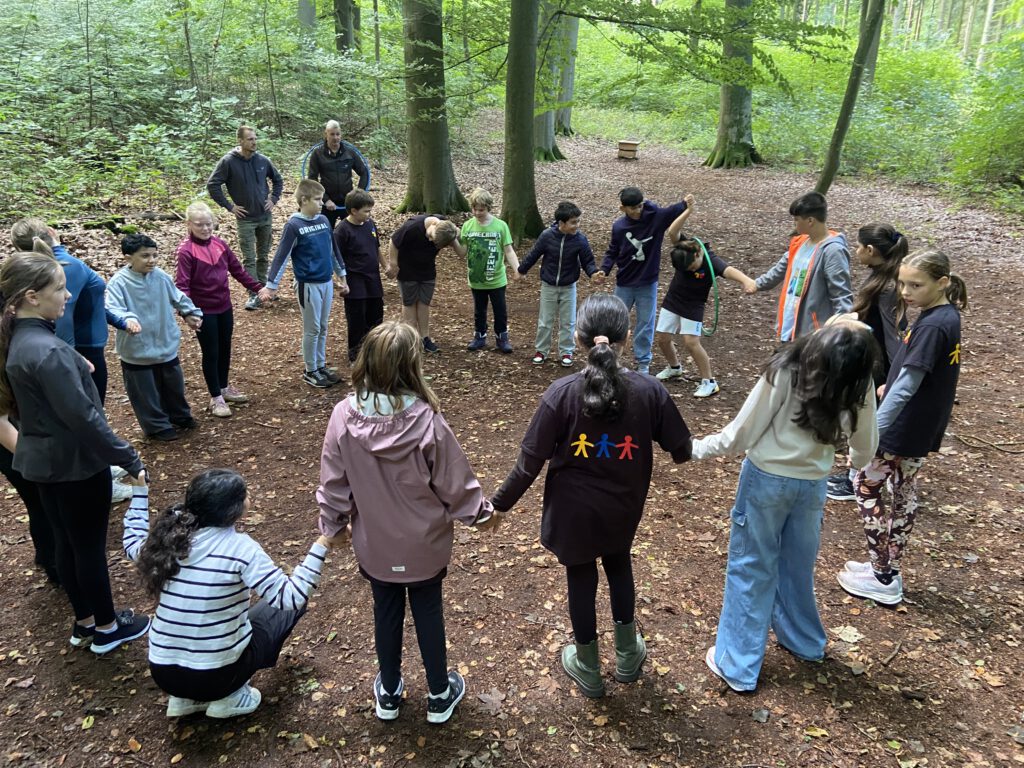 Teamspiele im Wald